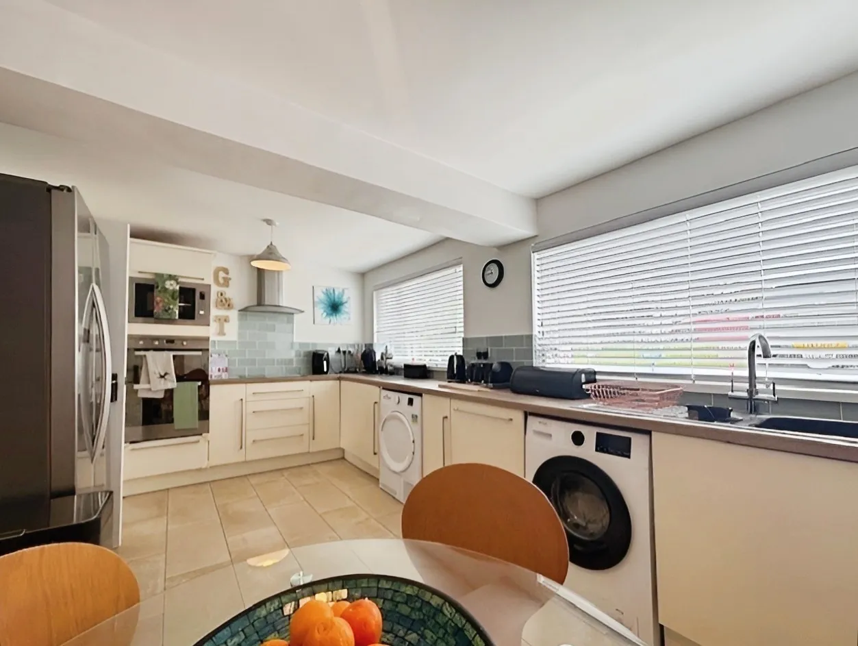 Mackworth Drive, Cimla, Neath, SA11 2QA, GB, photo 6