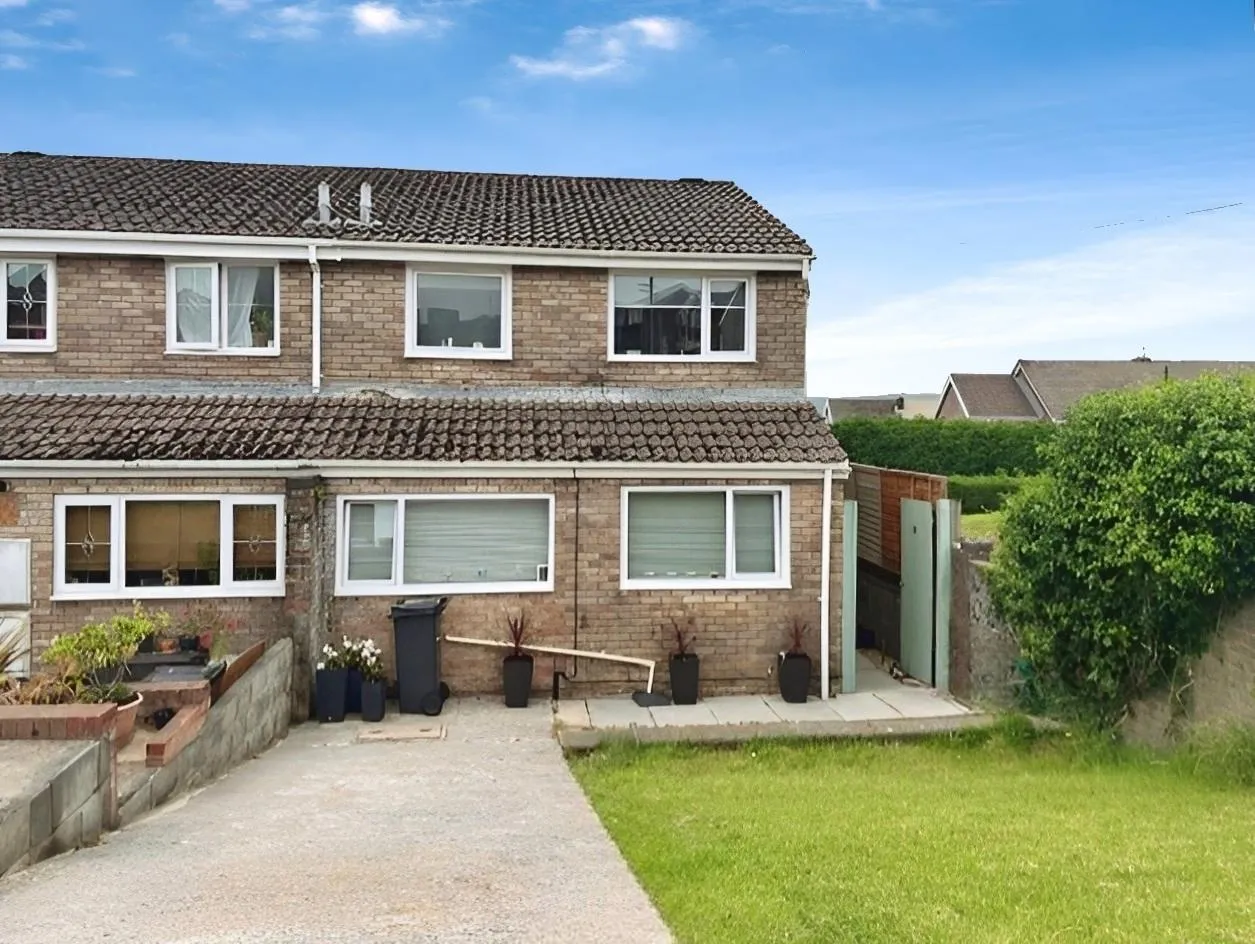 3 bed house for sale — Mackworth Drive, Cimla, Neath, SA11 2QA, GB
