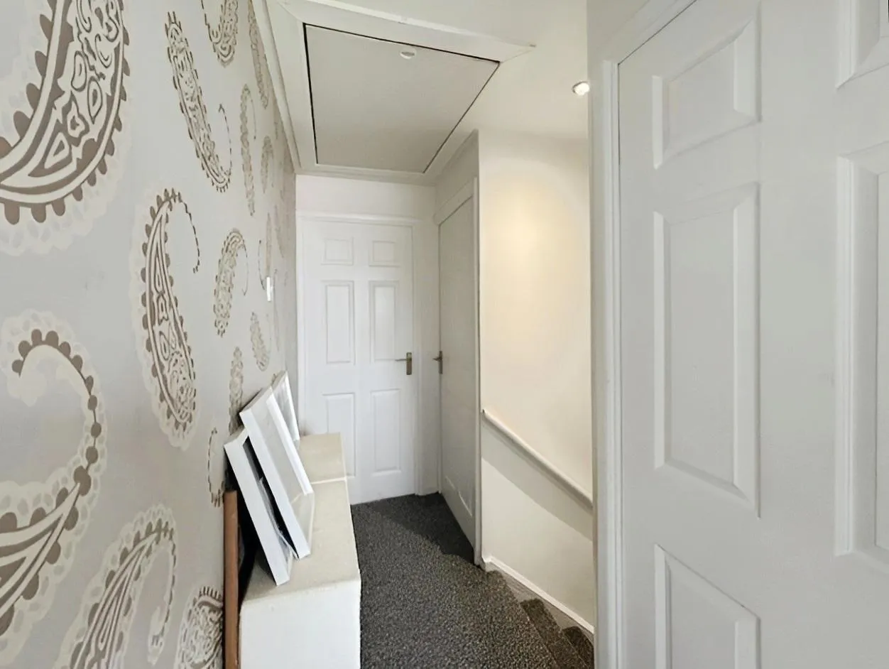 Mackworth Drive, Cimla, Neath, SA11 2QA, GB, photo 7