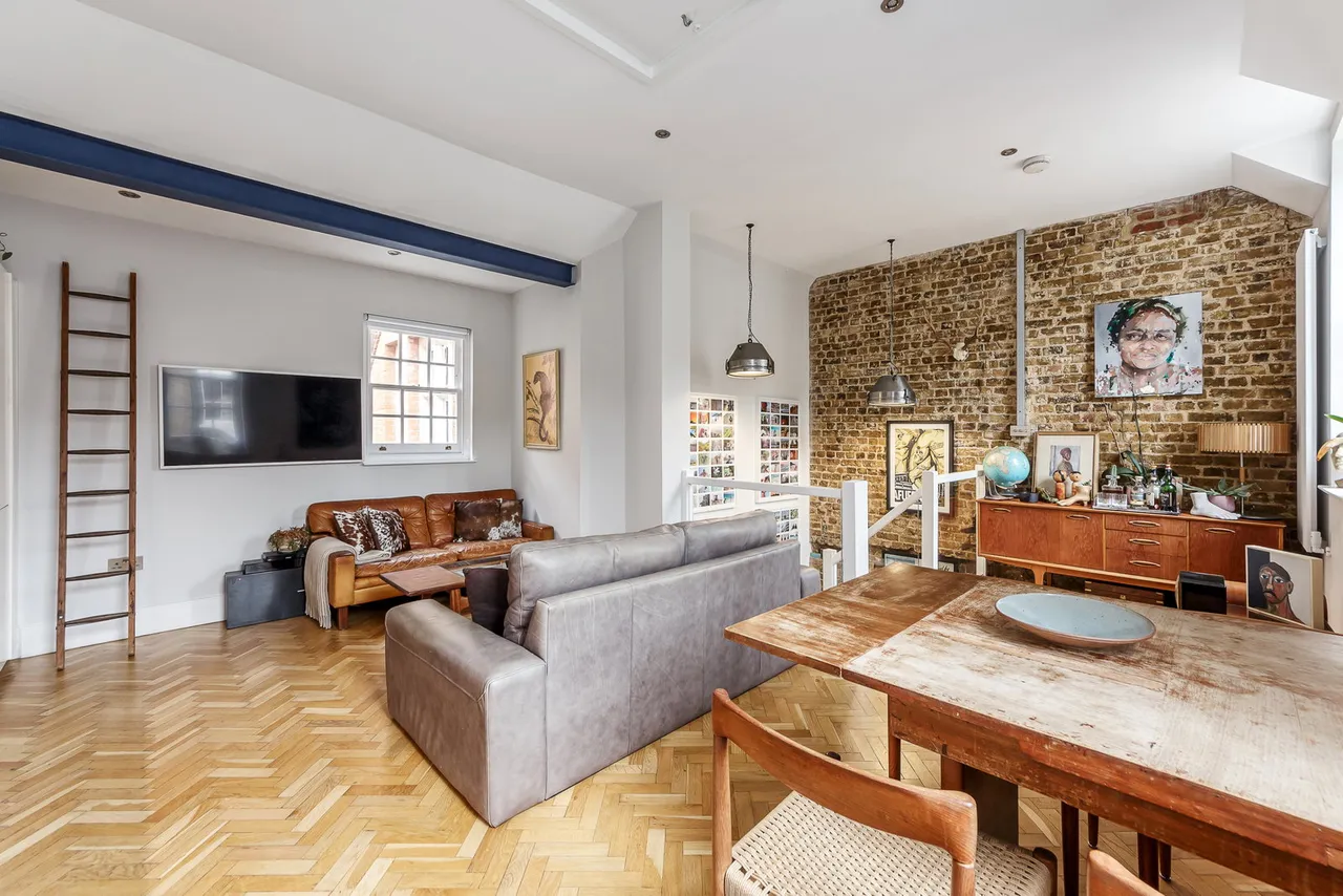 2 bed house to rent, Prima Road, London, SW9