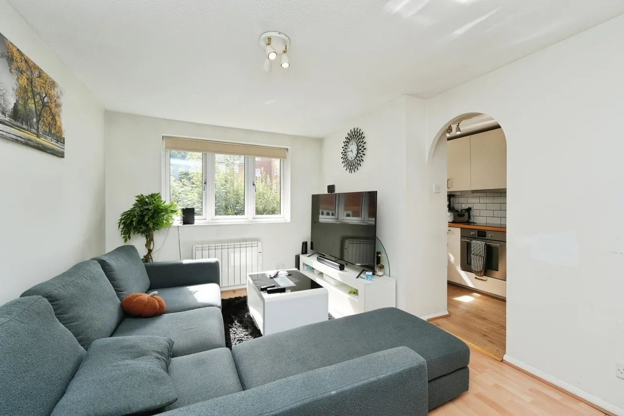 Armoury Road, London, SE8, photo 4