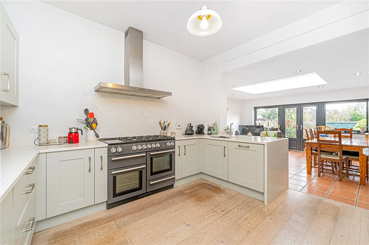 Wellington Road, Hampton Hill, TW12 1JT, photo 8