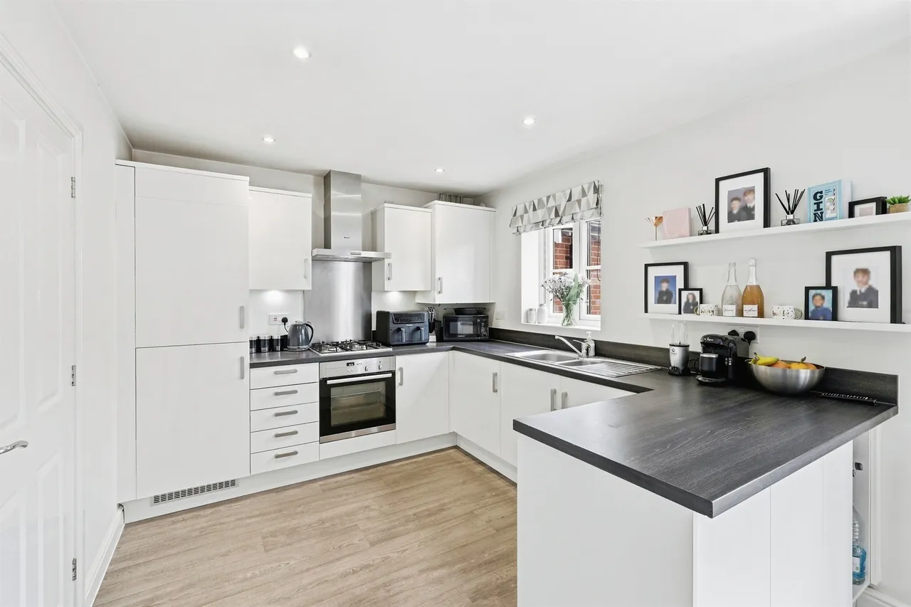 Sorrel Crescent, Wootton, NN4, photo 9