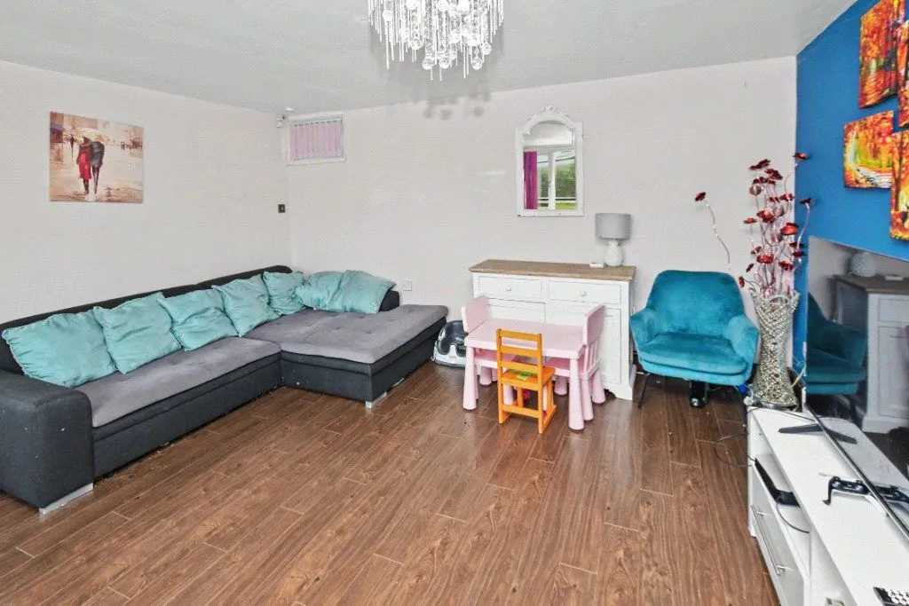 Bawn Gardens, Leeds, LS12, photo 3