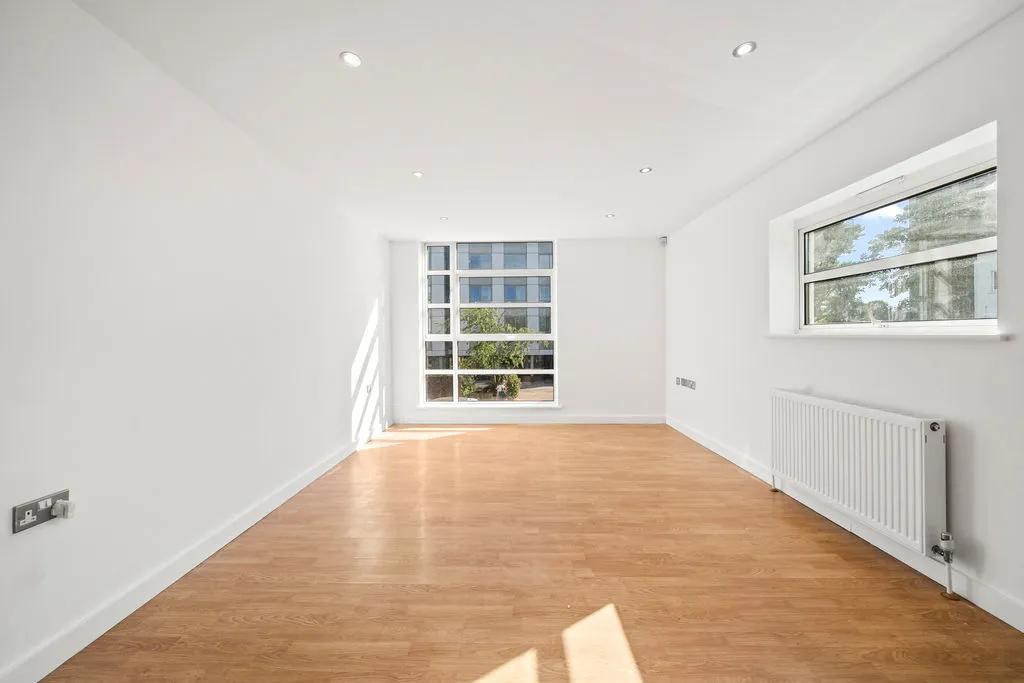 Bridge Street, Walton On Thames, KT12, photo 5