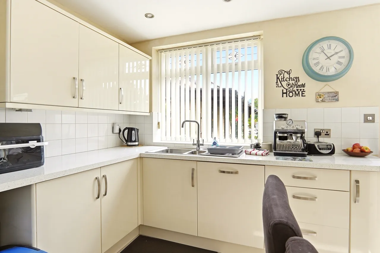 Cross Gates Avenue, Leeds, LS15, photo 11