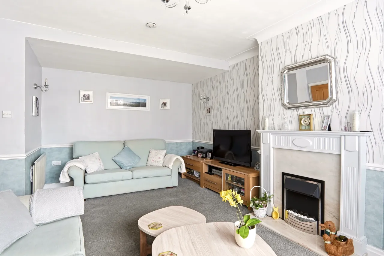 Cross Gates Avenue, Leeds, LS15, photo 9