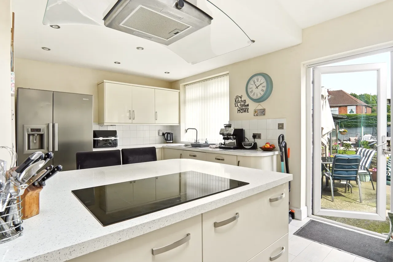 Cross Gates Avenue, Leeds, LS15, photo 6