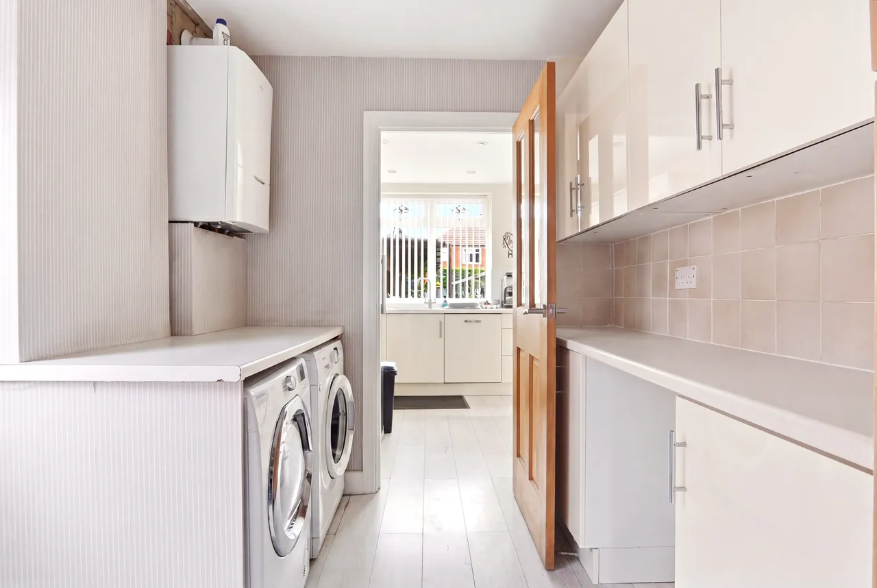 Cross Gates Avenue, Leeds, LS15, photo 10