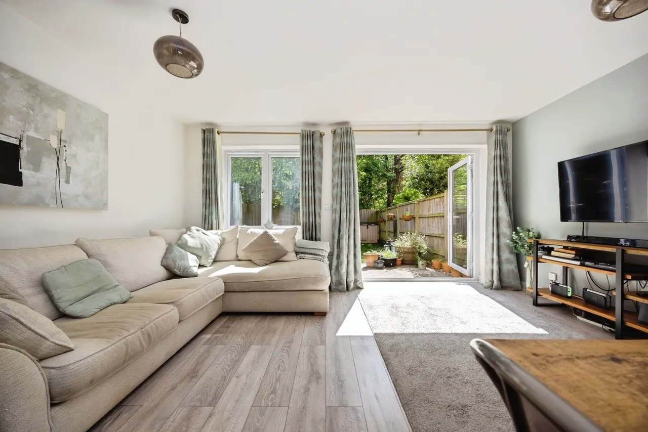 Jacobs Green, Guildford, GU1, photo 2