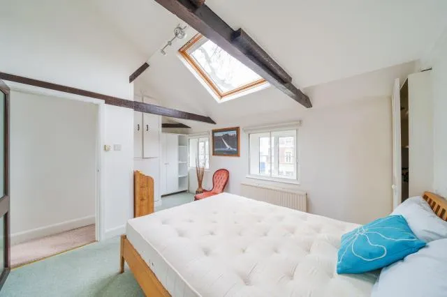 3 bed flat to rent, Kew Road, Richmond, TW9