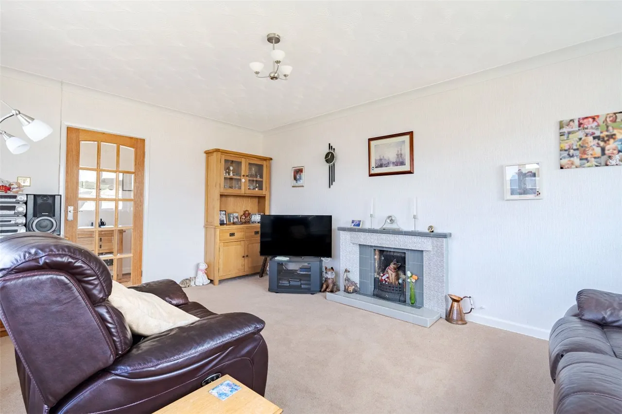 Hounds Way, Colehill, Wimborne, Dorset, BH21, photo 2