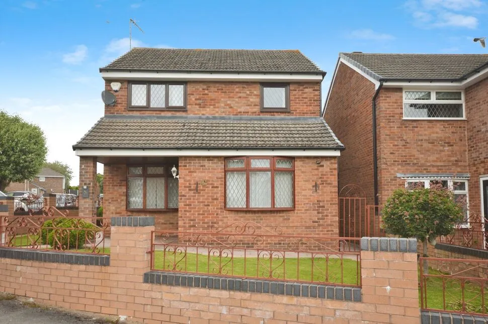 3 bed house for sale — Quorn Drive, Chesterfield, Derbyshire, S40