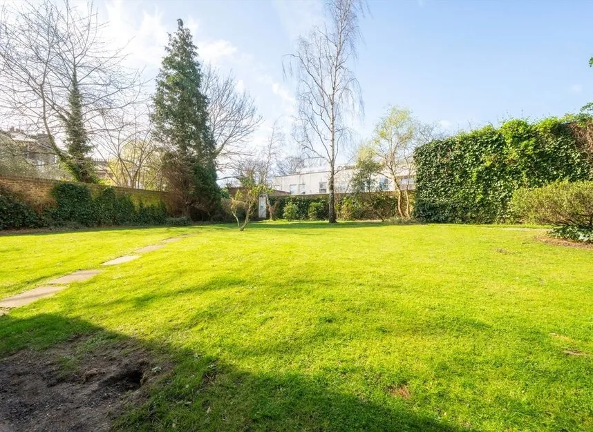 Church Garth, Upper Holloway, N19, photo 6