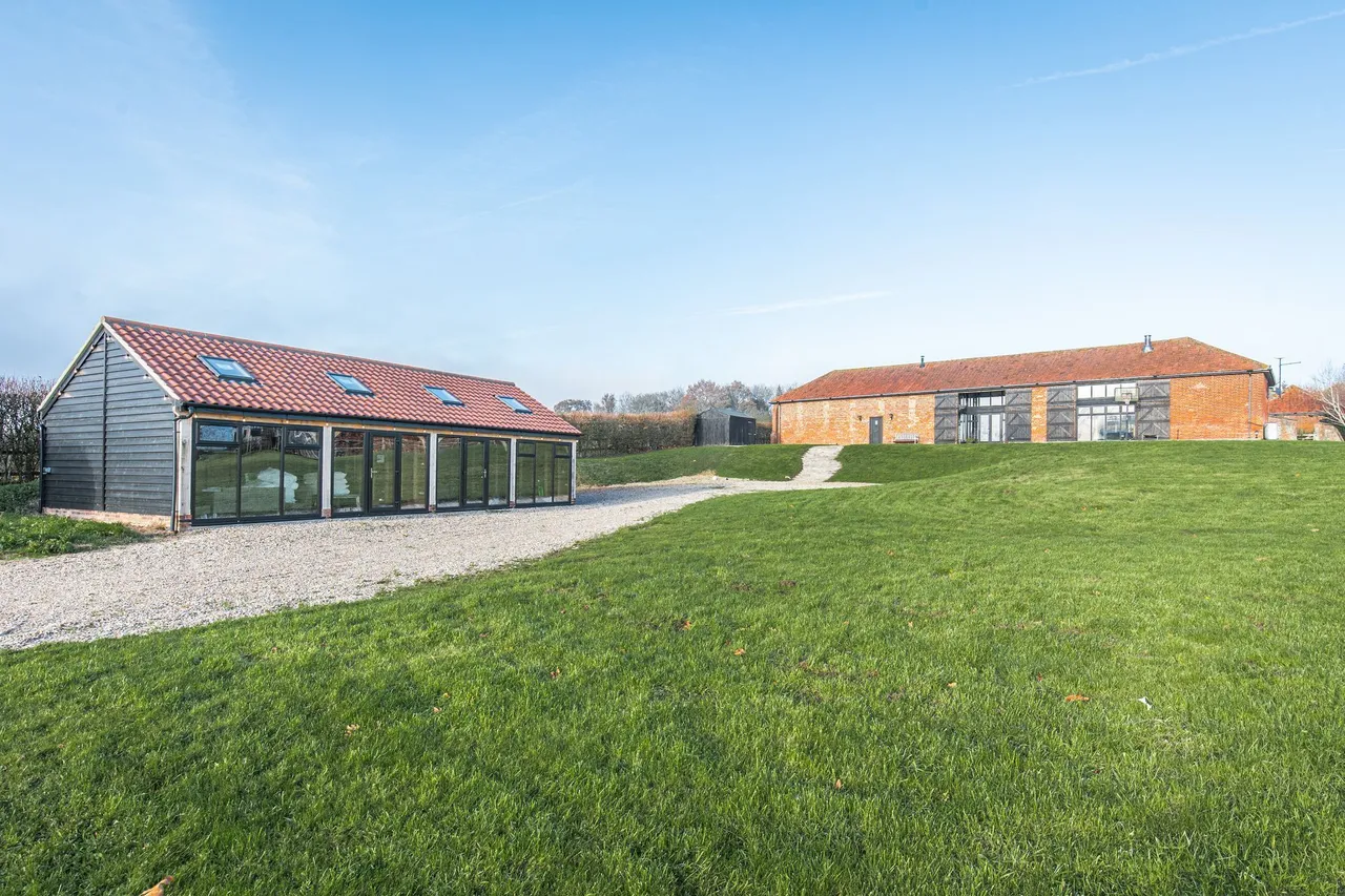 5 bed property to rent, Whinburgh