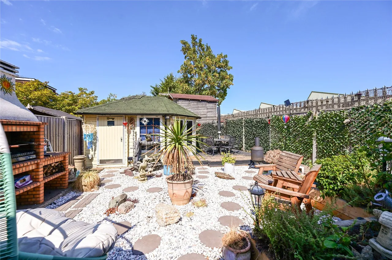 Coolgardie Road, Ashford, TW15, photo 5