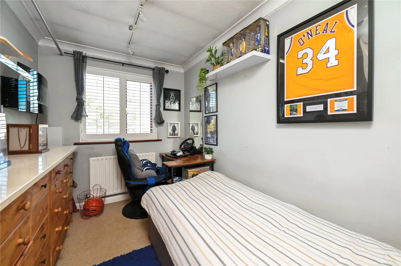 Coolgardie Road, Ashford, TW15, photo 13