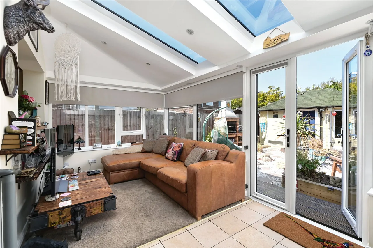 Coolgardie Road, Ashford, TW15, photo 7