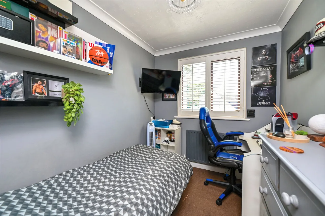 Coolgardie Road, Ashford, TW15, photo 17
