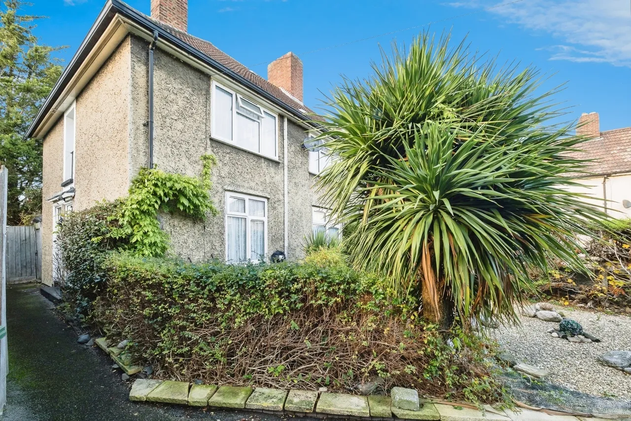 2 bed flat for sale — Markyate Road, Dagenham, RM8