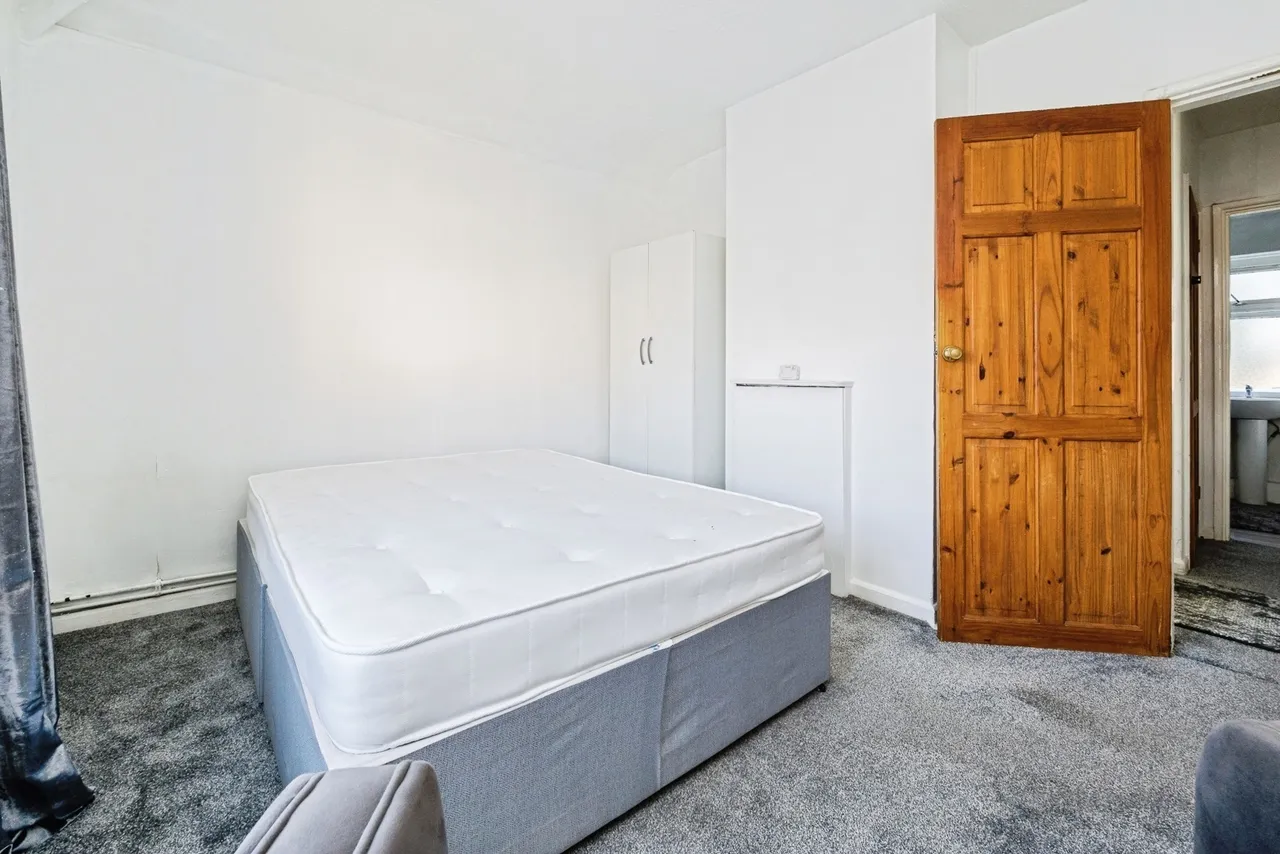 Markyate Road, Dagenham, RM8, photo 18