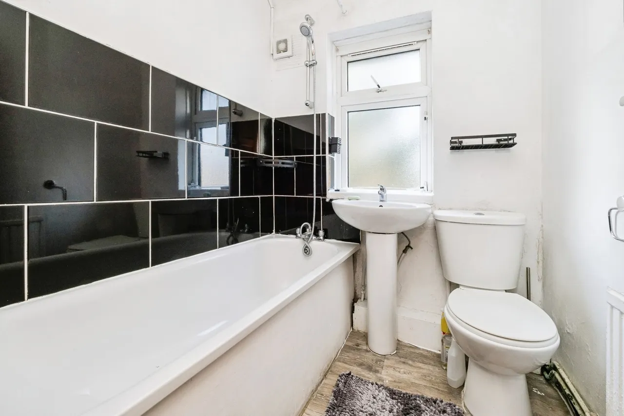 Markyate Road, Dagenham, RM8, photo 6