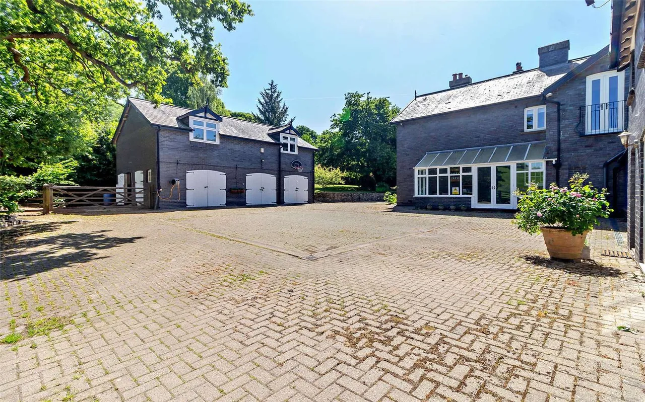 Llansoar, Caerleon, NP18, photo 42