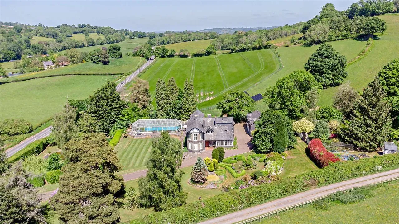 7 bed house for sale, Llansoar, Caerleon, NP18