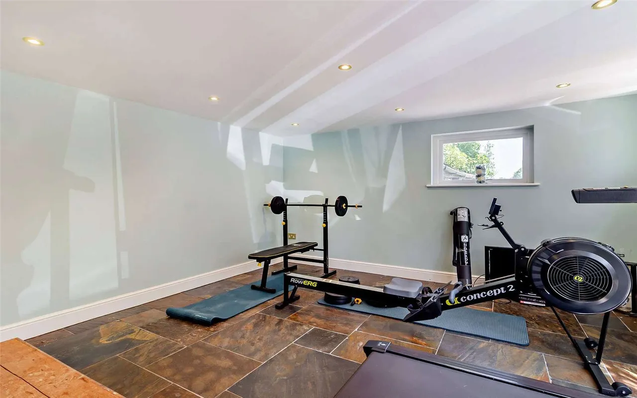 Llansoar, Caerleon, NP18, photo 26