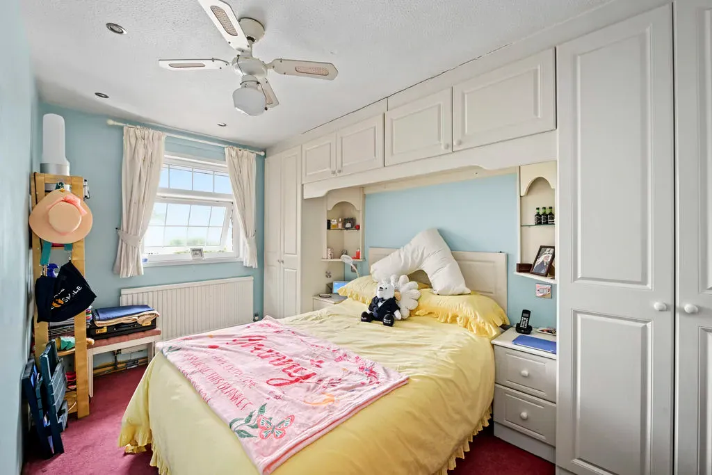 Morefields, Tring, Hertfordshire, HP23 5EU, photo 8