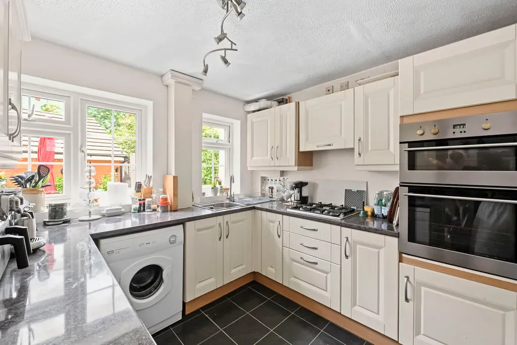 Morefields, Tring, Hertfordshire, HP23 5EU, photo 3