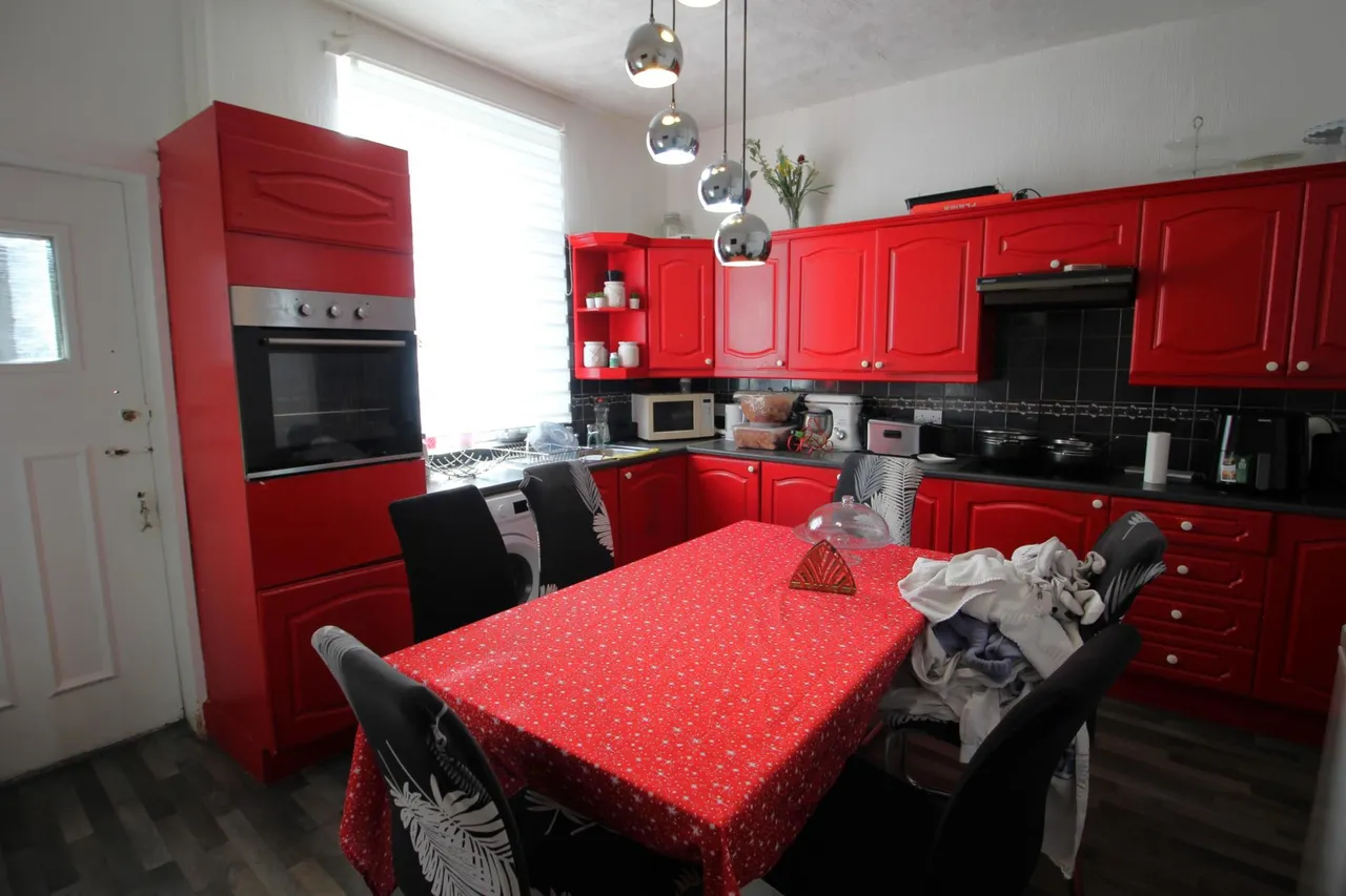 Hollins Road, Oldham, OL8, photo 4