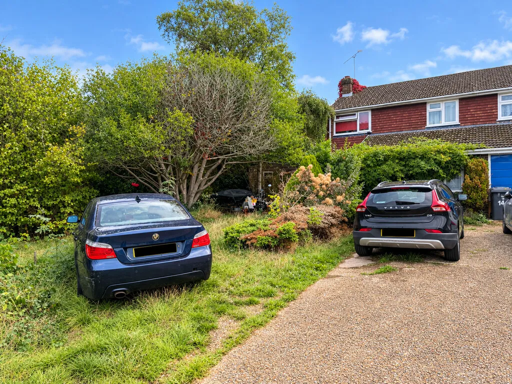4 bed house for sale, Winchester Way, Blackwater, GU17