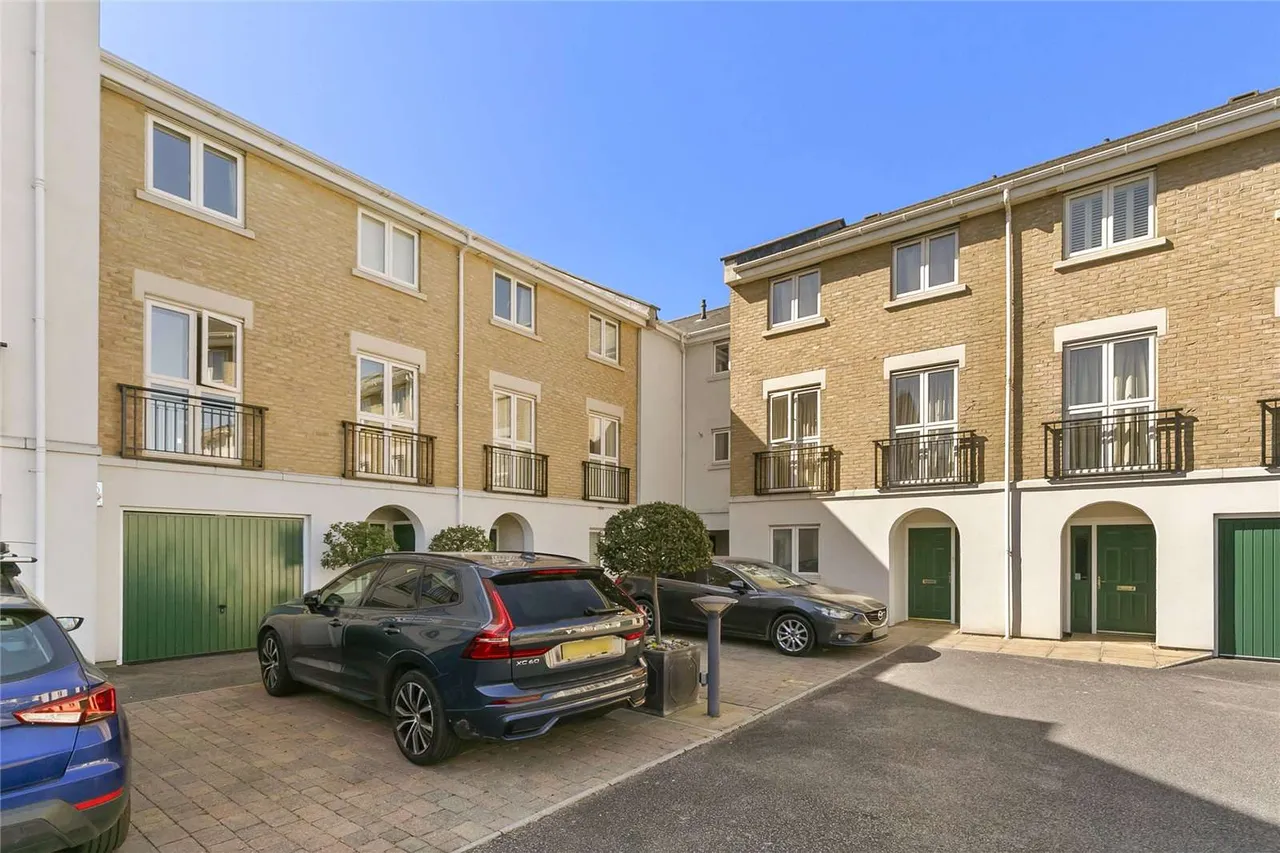 Pavilion Square, London, SW17 7DN, photo 7