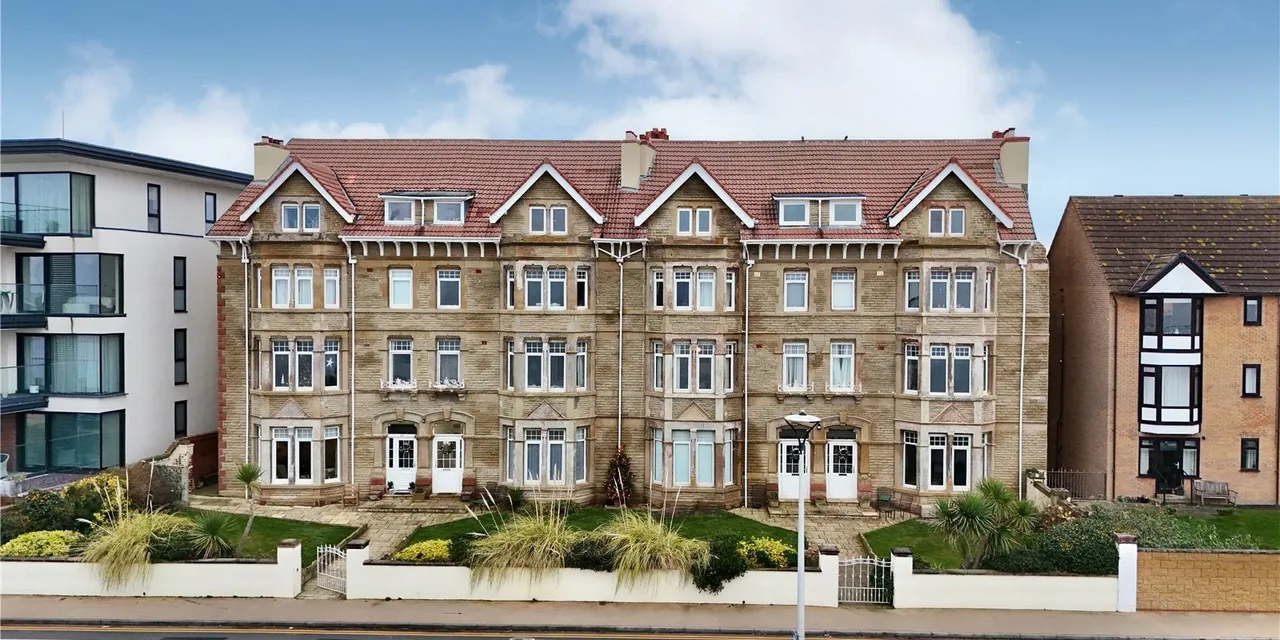 2 bed flat for sale, South Parade, West Kirby, CH48