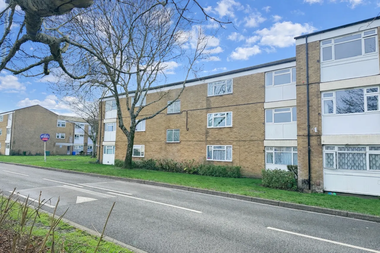 2 bed flat for sale — Wordsworth, Bracknell, Berkshire, RG12 8YF