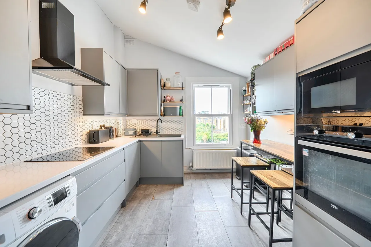 Flat C, 21 Santley Street, London, London, SW4 7QF, photo 4