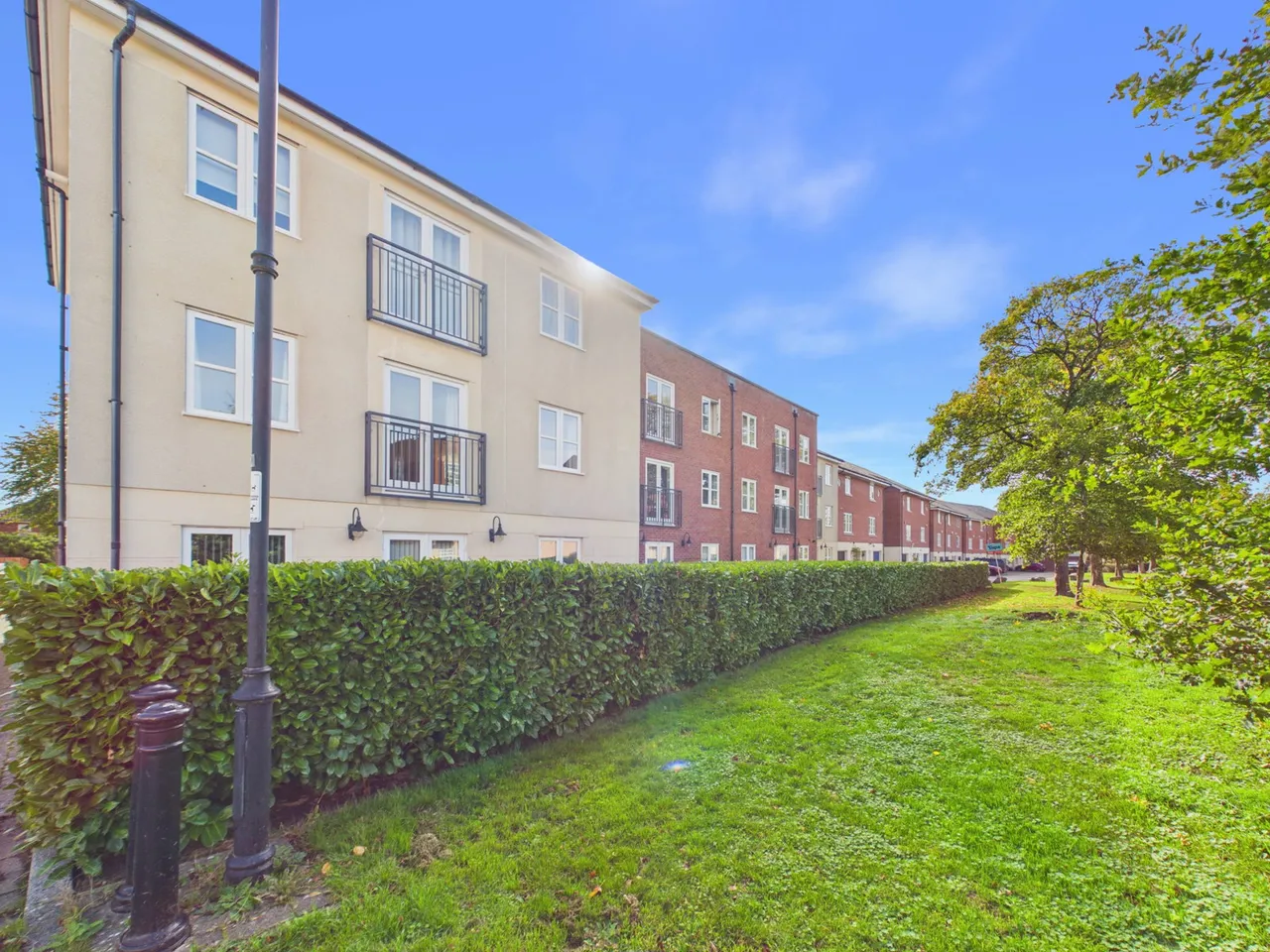 2 bed flat for sale, Strathearn Drive, Westbury-on-Trym, BS10