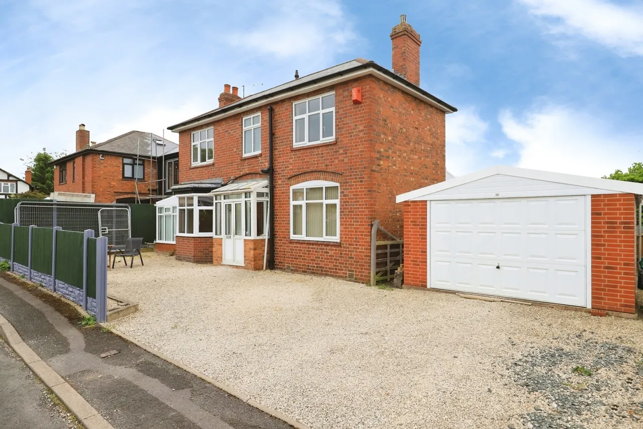 Birches Barn Avenue, Wolverhampton, WV3, photo 2