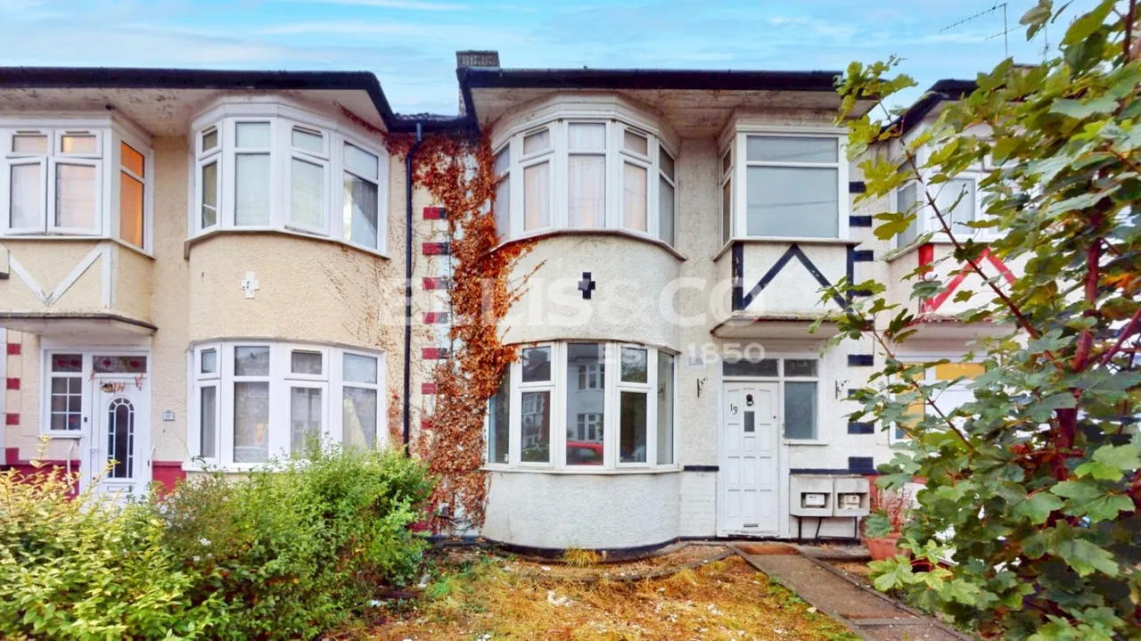 Elms Court, Wembley, HA0, photo 2