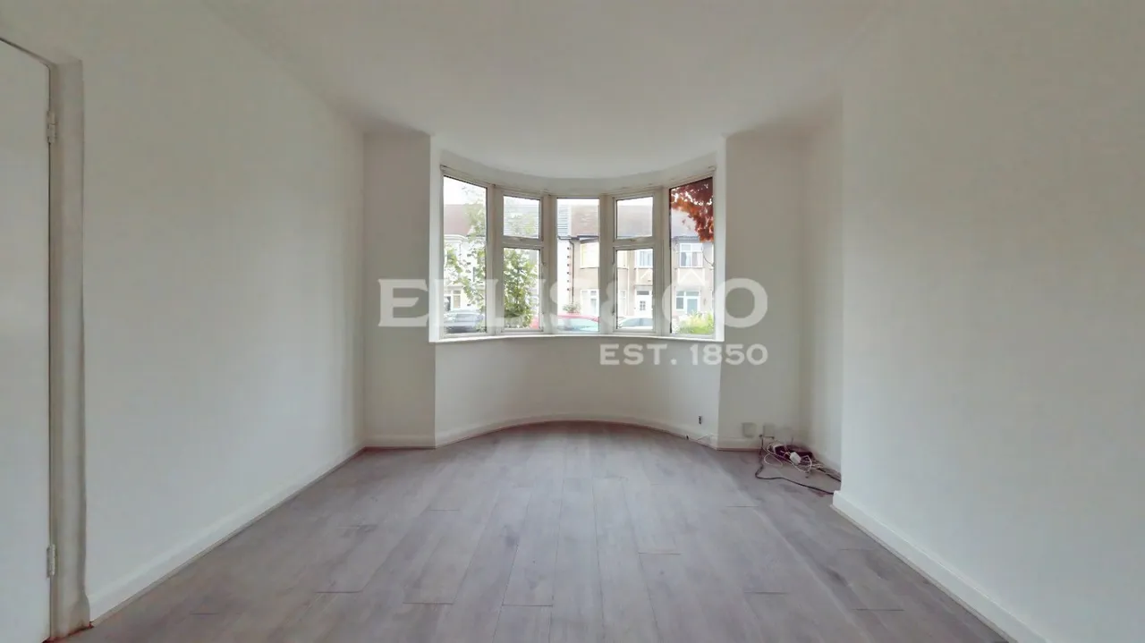 Elms Court, Wembley, HA0, photo 4