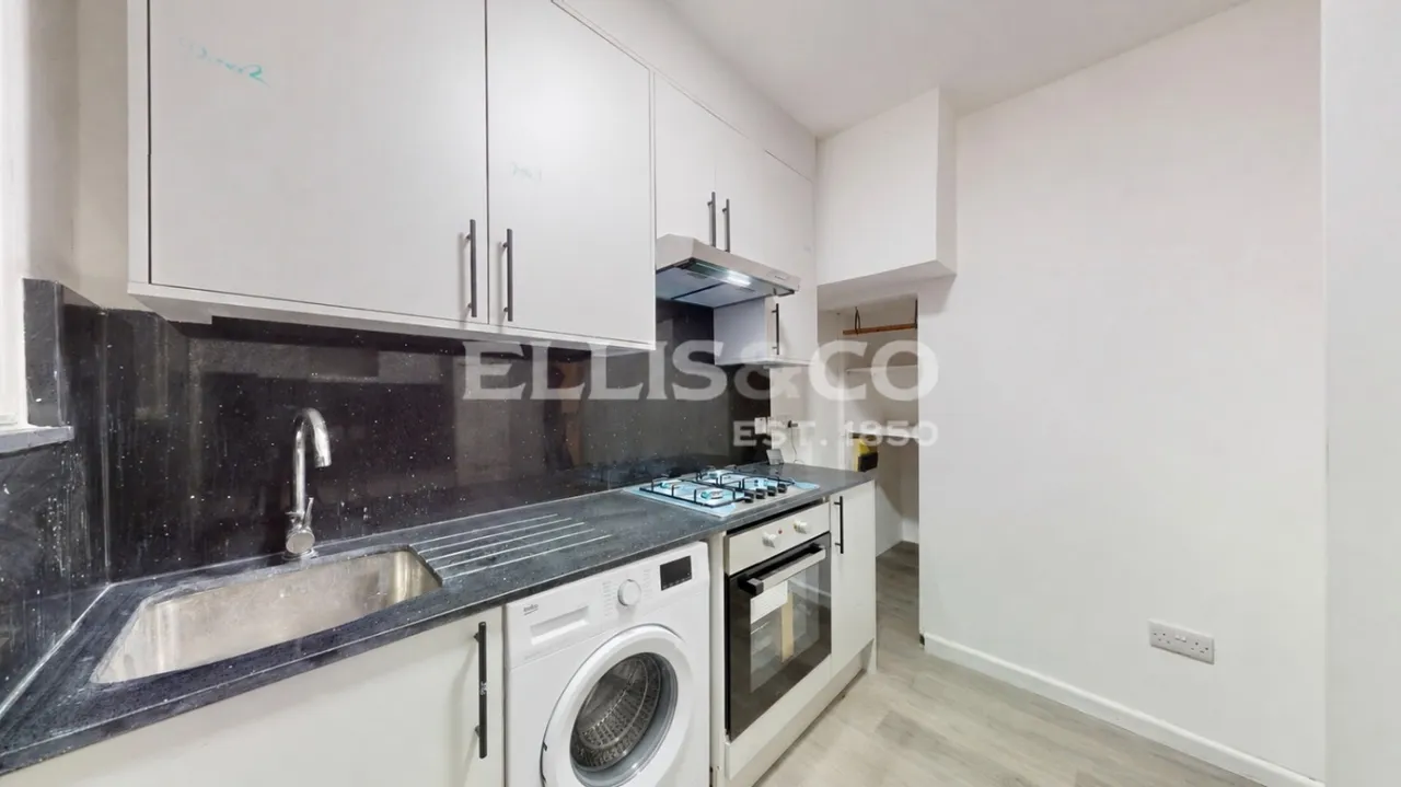 Elms Court, Wembley, HA0, photo 5
