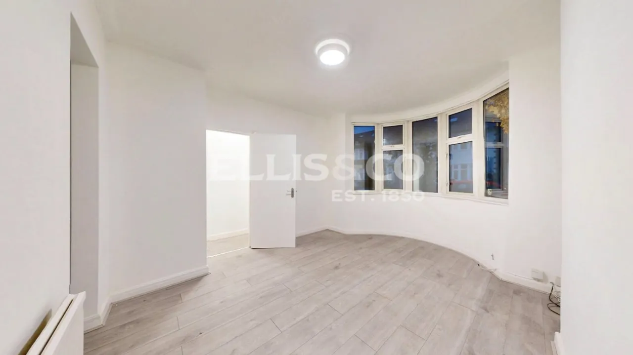 Elms Court, Wembley, HA0, photo 3