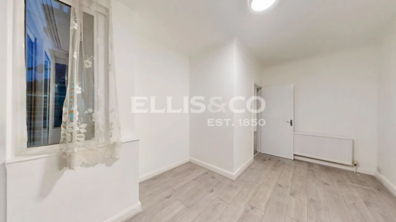 Elms Court, Wembley, HA0, photo 8