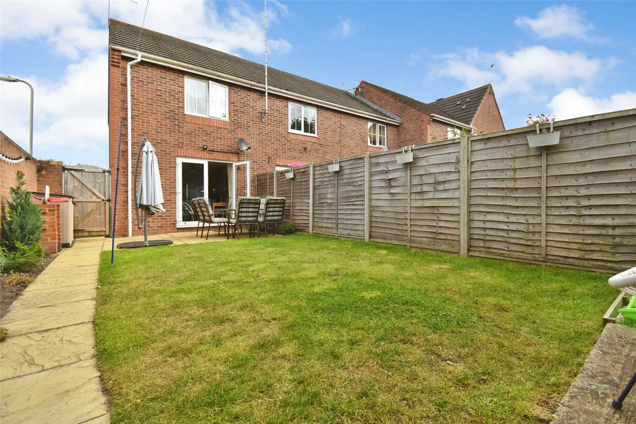 Thirsk Court, Aldershot, Hampshire, GU12 4HF, photo 5