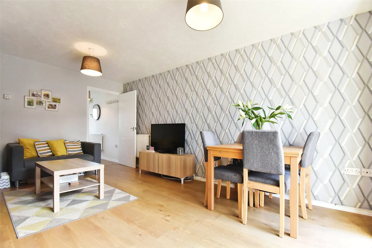 Thirsk Court, Aldershot, Hampshire, GU12 4HF, photo 3