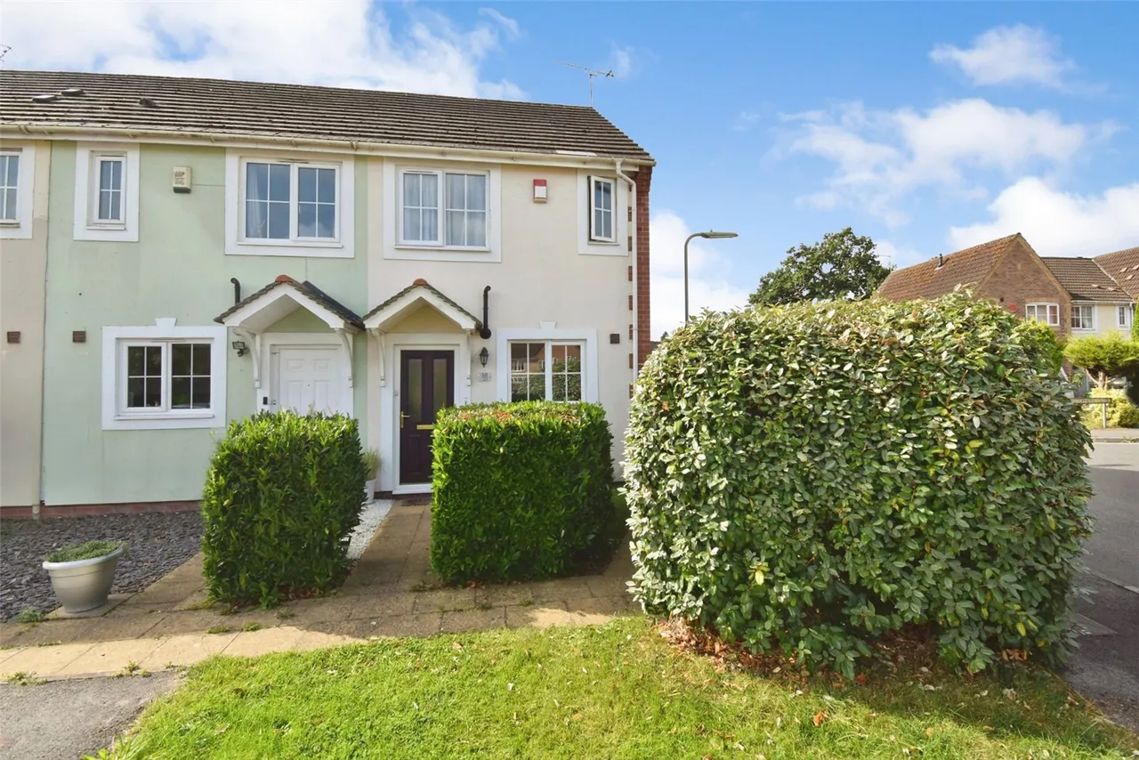 2 bed house for sale — Thirsk Court, Aldershot, Hampshire, GU12 4HF