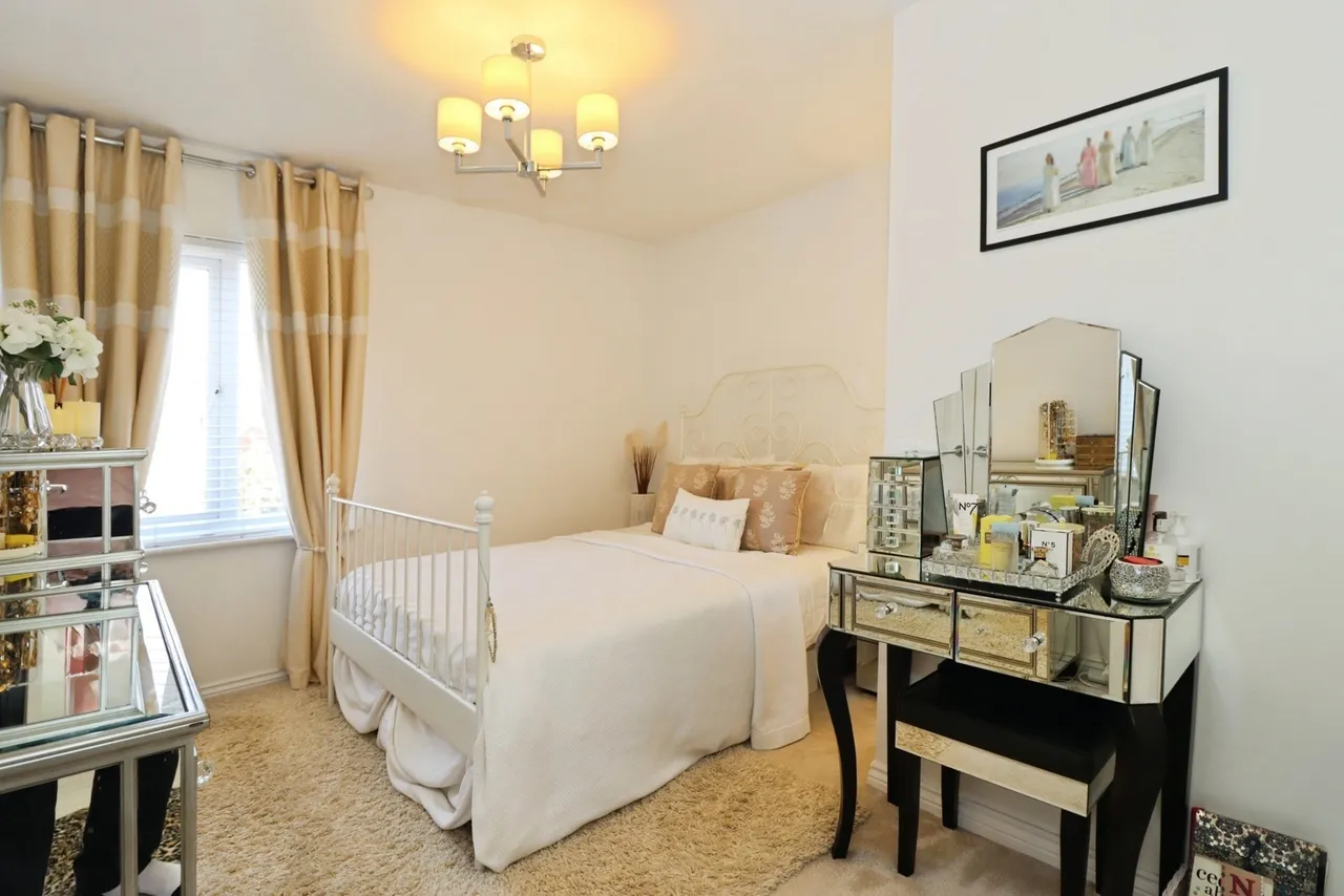 Lawn Close, Bristol, Gloucestershire, BS16, photo 7
