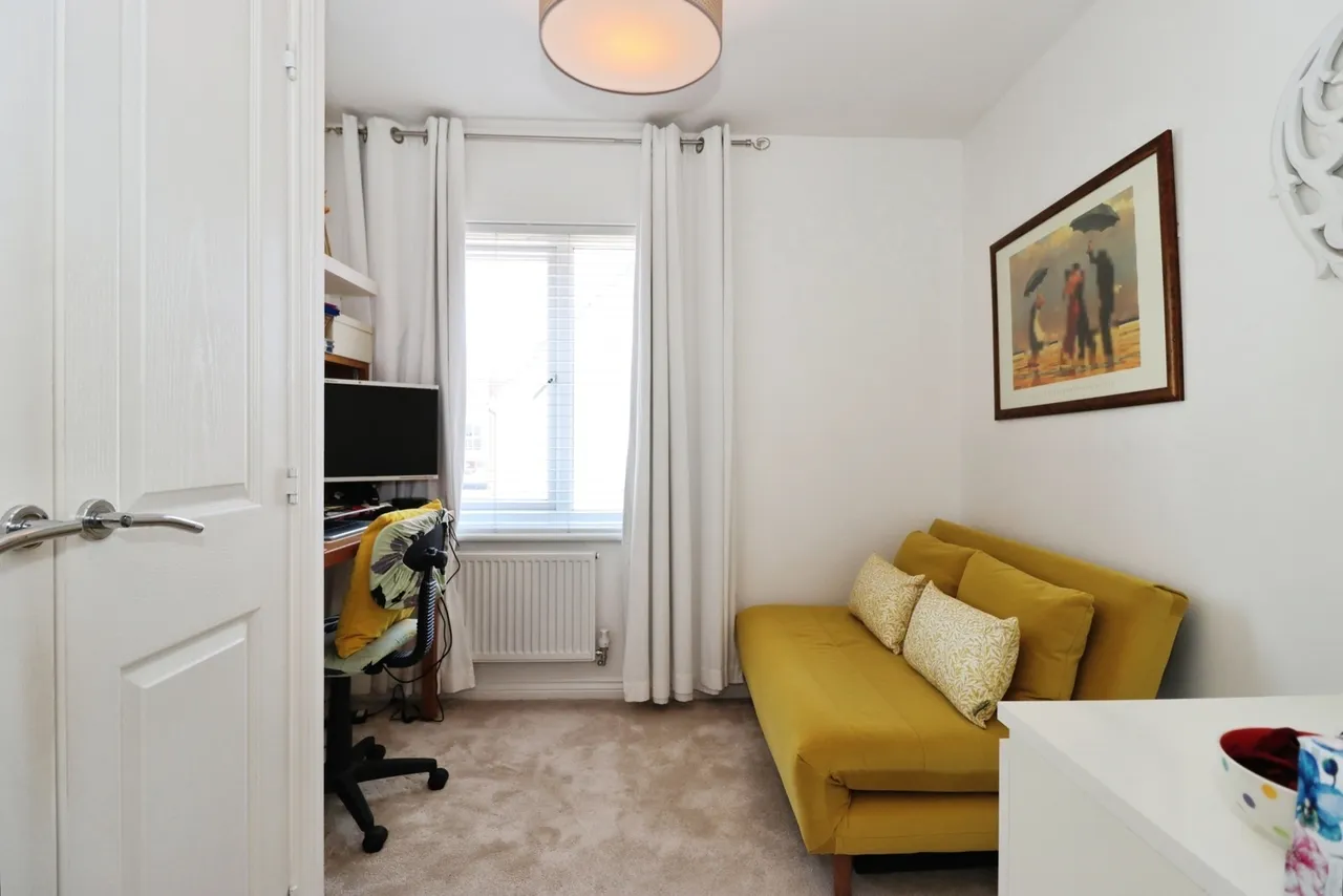 Lawn Close, Bristol, Gloucestershire, BS16, photo 12