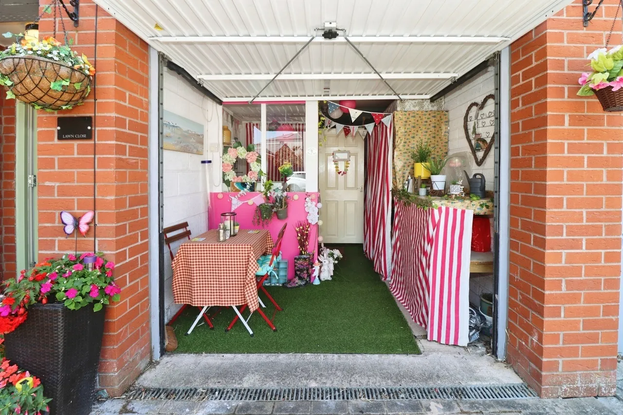 Lawn Close, Bristol, Gloucestershire, BS16, photo 2